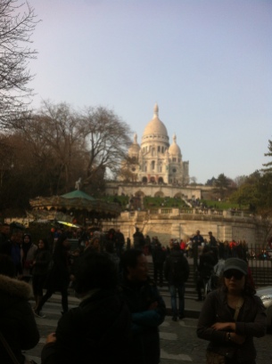 Em Montmartre, a visão da Sacre Coeur