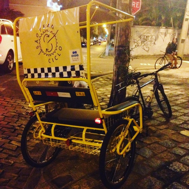 O riquixá: transporte de bar para bar que circula pela região dos botecos em Curitiba, São Fran Ciclo!